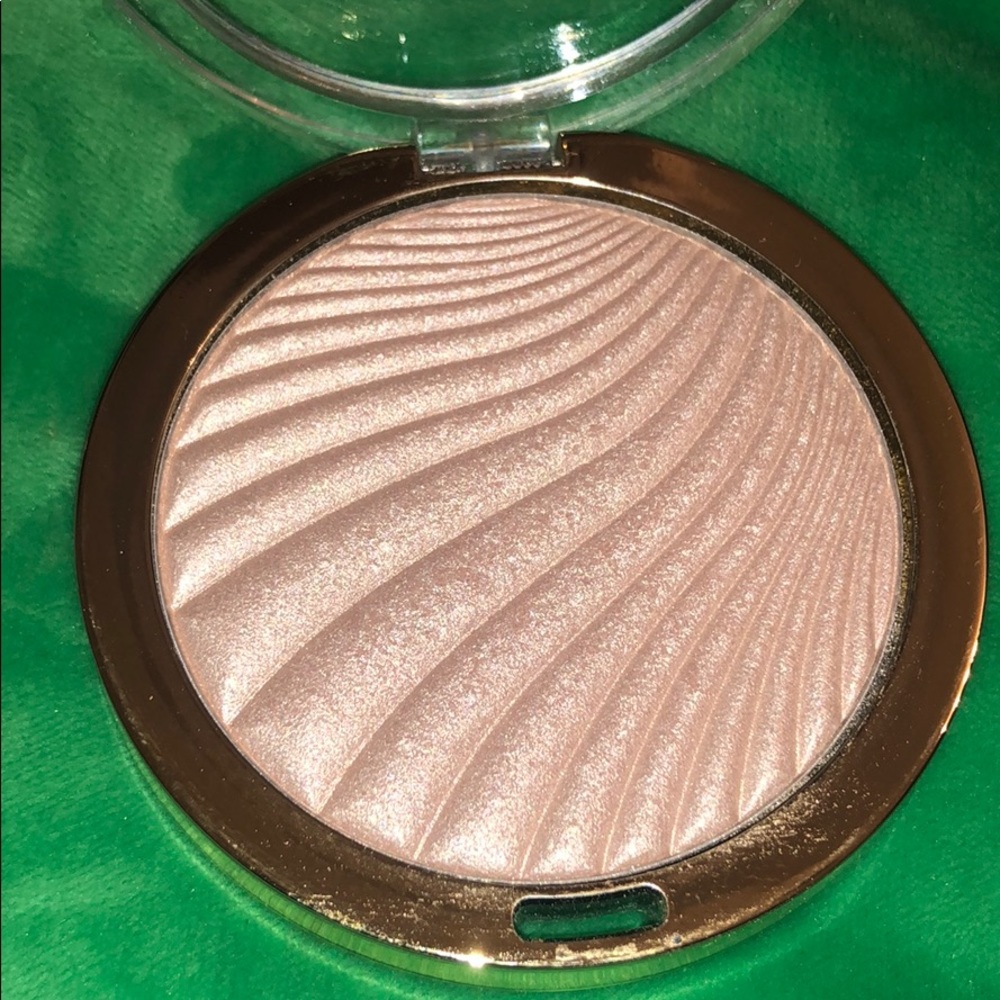 MILANI HIGHLIGHT